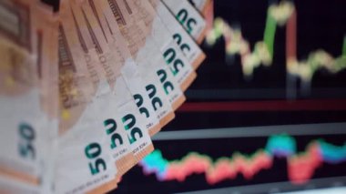 Finansal kriz ve iş krizi, borsanın düşmesi ve hisselerin ve varlıkların kaybedilmesi. Dinamik grafiklerin arkaplanı, ekonomik kriz ve mali başarısızlık konulu avro banknotları