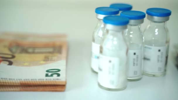 Konzept der pharmazeutischen Produkte, hohe Preise für Medikamente und Behandlung im Gesundheitswesen. Apothekenzuschlag für Krankenhäuser — Stockvideo