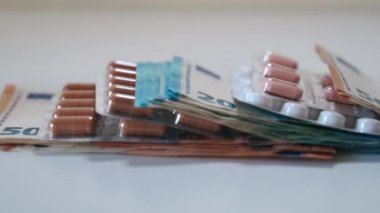 Pahalı ilaç ve para, ilaç işi ve finansal ciro. İlaçlar ve sağlık hizmetleri için büyük harcamalar