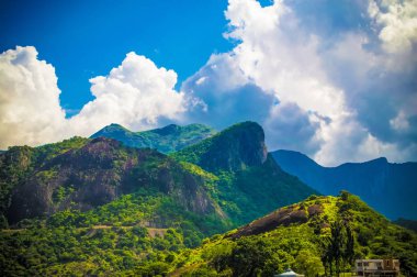 Dağlar Valparai doğal manzaralı