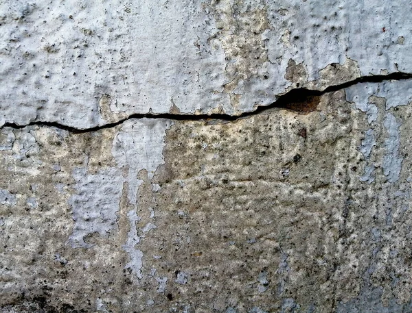 Mur Gris Avec Une Fissure Profonde Sur Toute Surface Fond — Photo