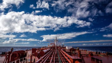 Okyanus tarafından bir tanker devam