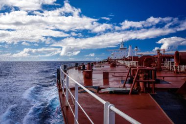 Okyanus tarafından bir tanker devam