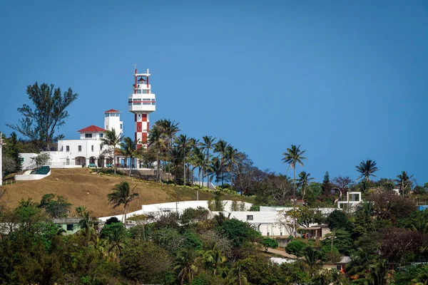 Torre Monitoraggio Del Traffico Portuale Una Collina — Foto Stock