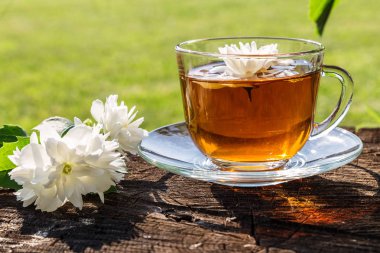 Çay eşliğinde görüntü.