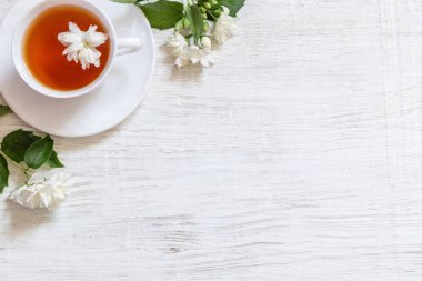 Çay eşliğinde görüntü.