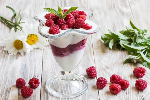Image with yogurt — Stock Photo, Image