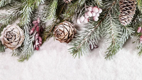 Decoraciones Navideñas Sobre Fondo Nevado Copiar Espacio —  Fotos de Stock