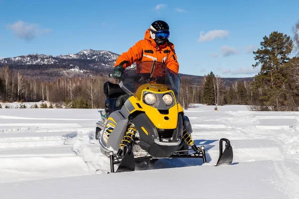 Athlete Snowmobile Moving Winter Forest Mountains Southern Urals — Stock Photo, Image