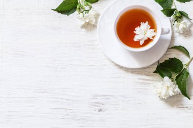 Çay eşliğinde görüntü.