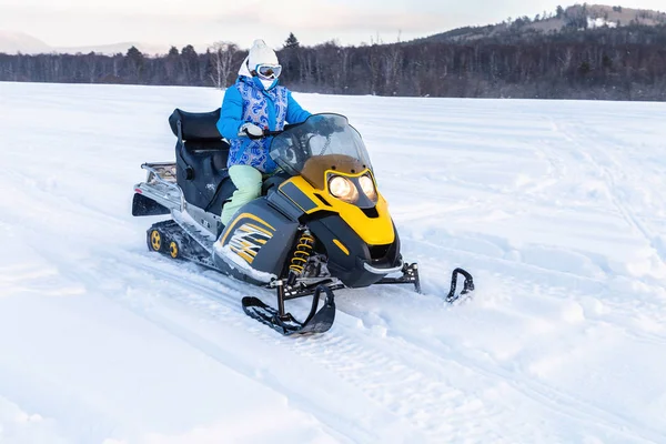Girl Snowmobile Moves Winter Forest Mountains Southern Urals — Stock Photo, Image