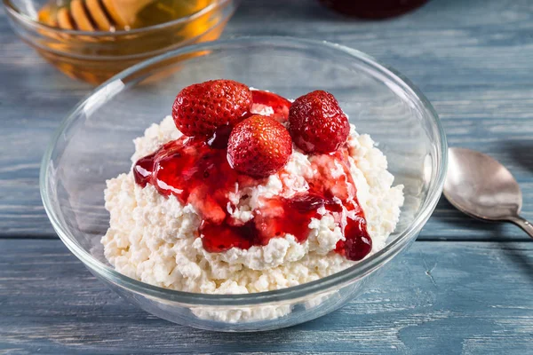 Cottage Cheese Jam Strawberry Wooden Table — Stock Photo, Image