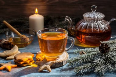 Çay eşliğinde görüntü.