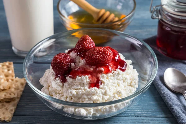 Cottage Cheese Jam Strawberry Wooden Table — Stock Photo, Image