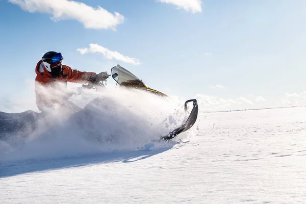 Idrottare på snöskoter. — Stockfoto