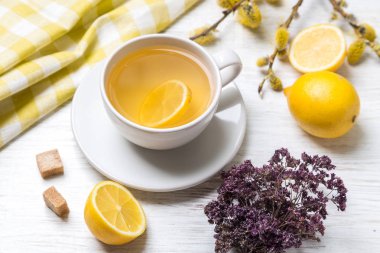 Çay eşliğinde görüntü.