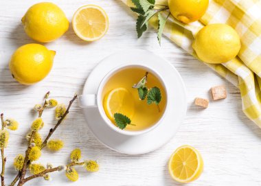 Çay eşliğinde görüntü.