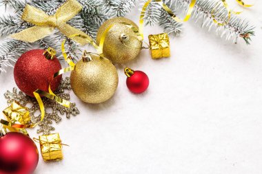 Noel süslemeleri ile resim.