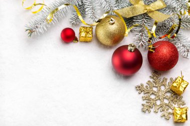 Noel süslemeleri ile resim.