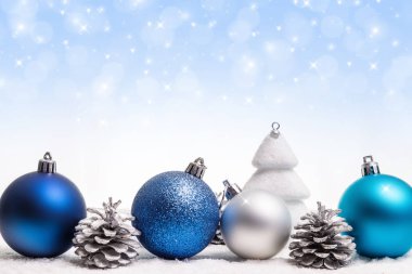 Noel süslemeleri ile resim.