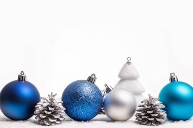 Noel süslemeleri ile resim.