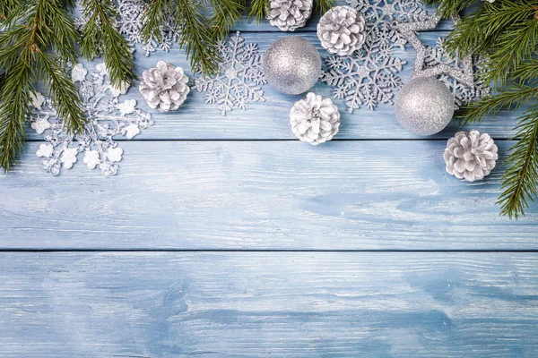 Noel süslemeleri ile resim.