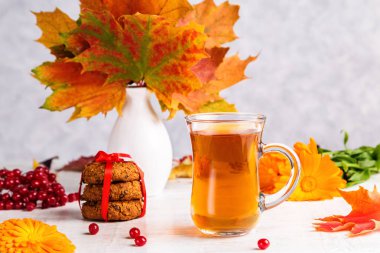 Çay eşliğinde görüntü.