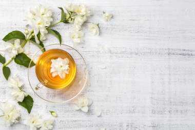 Çay eşliğinde görüntü.