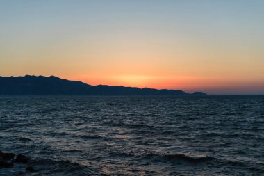 Günbatımı adası La Digue