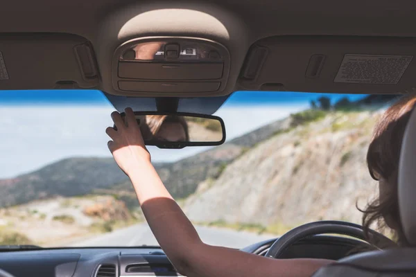 Flickan Kör Motorvägen Australien Från Baksätet Bilen Vindrutan Vägen Och — Stockfoto