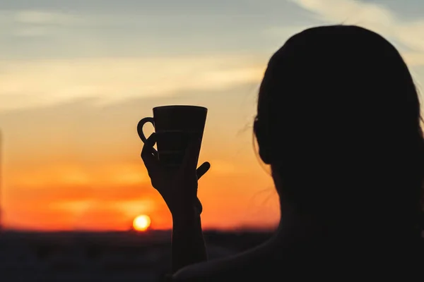 Silhouette Girl Cup Tea Sunset View Town — Stock Photo, Image