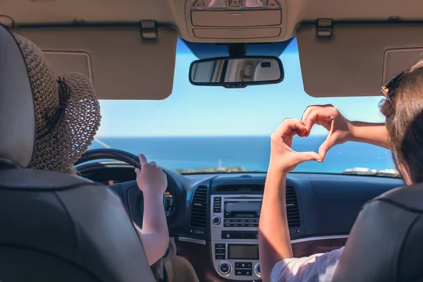 Zwei Mädchen Die Mit Dem Auto Italien Unterwegs Sind Eine — Stockfoto