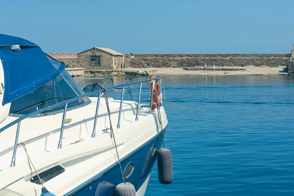 Colpo Ritagliato Della Barca Mare — Foto Stock