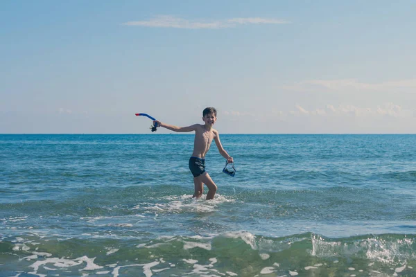 Jongen Gezicht Het Snorkel Masker Reis Zomer Concept — Stockfoto