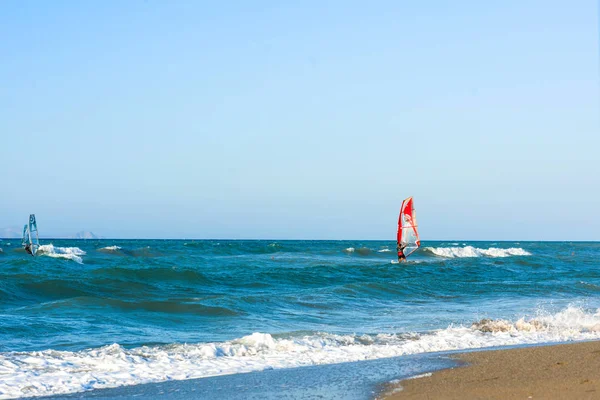 Windsurferzy Morzu Krecie Zachodzie Słońca Windsurfing Heraklionie Grecja — Zdjęcie stockowe