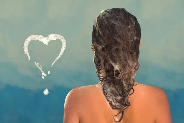 Widok Tyłu Pięknej Naga Młoda Kobieta Bierze Prysznic Kabinie Prysznicowej — Zdjęcie stockowe