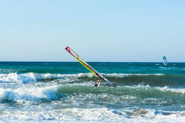 Windsurferzy Morzu Krecie Zachodzie Słońca Windsurfing Heraklionie Grecja — Zdjęcie stockowe