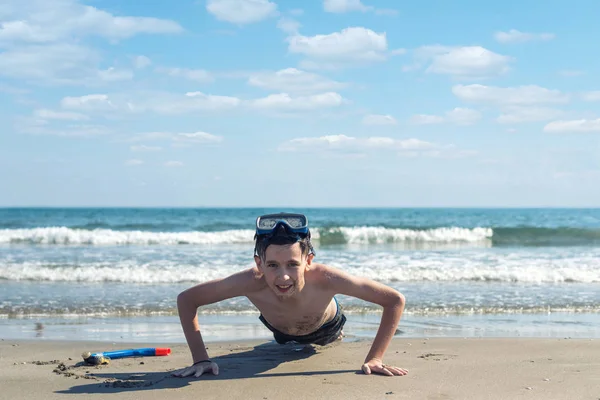 Niño Máscara Snorkel Tubo Playa Fondo Del Mar Concepto Deporte —  Fotos de Stock