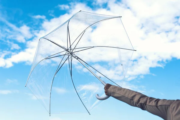 Mano Femenina Con Paraguas Transparente Día Lluvioso Otoño Sobre Fondo — Foto de Stock