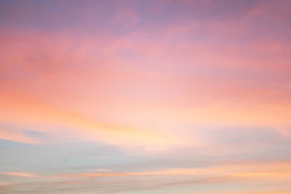 Небо Розовых Синих Тонах Эффект Светлого Пастельного Цвета Облака Заката — стоковое фото