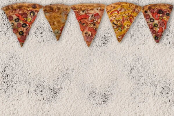 Ogromna Międzynarodowa Pizza Tle Mąki — Zdjęcie stockowe
