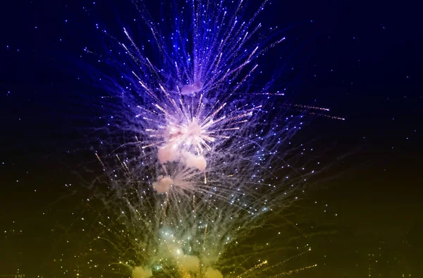 Kleurrijk Close Vuurwerk Verlicht Lucht — Stockfoto