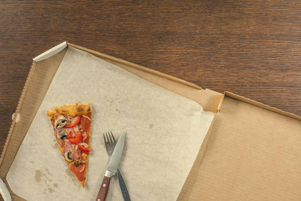 Один Останній Шматок Піци Відкритій Коробці Доставки — стокове фото