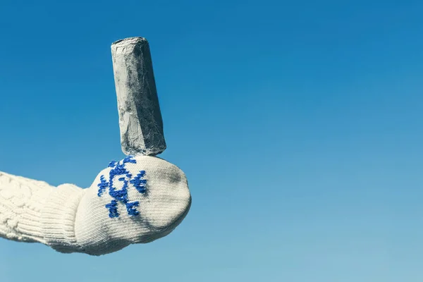 Hand Winter Mitten Ice Cream Concept — Stock Photo, Image