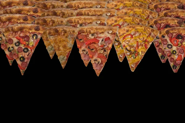 Verschillende Stukjes Pizza Zwarte Achtergrond — Stockfoto