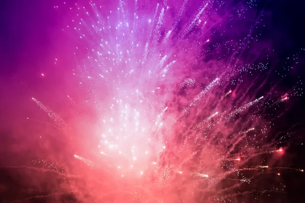 Farbenfrohes Nahaufnahmen Feuerwerk Erhellt Den Himmel — Stockfoto