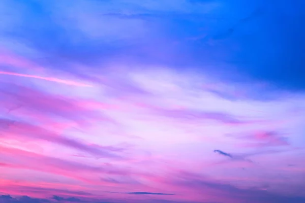 Cielo Nei Colori Rosa Blu Effetto Luce Pastello Colorato Nuvola — Foto Stock