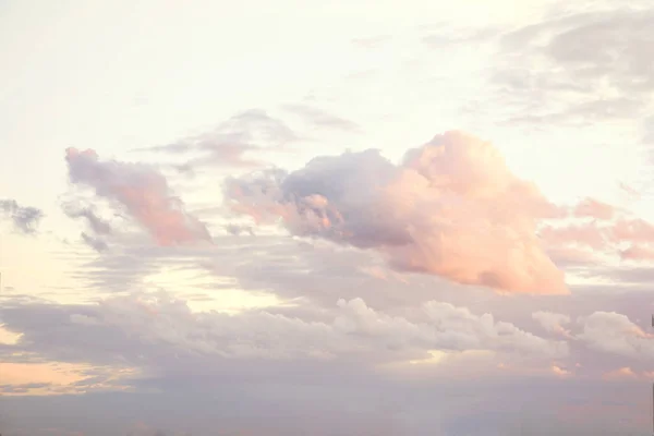 Небо Рожево Блакитних Тонах Ефект Світлого Пастельного Кольору Хмари Заходу — стокове фото