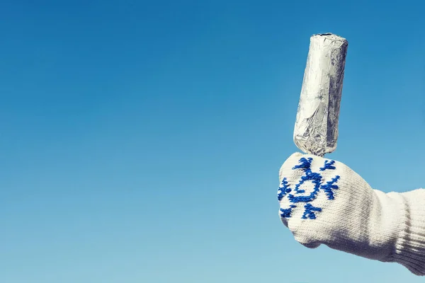 Hand Winter Mitten Ice Cream Concept — Stock Photo, Image