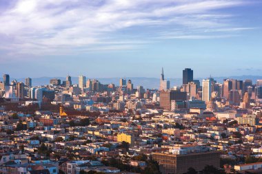 San Francisco gökdelenleri ve şehir merkezindeki hava manzarası. Kaliforniya, Usa
